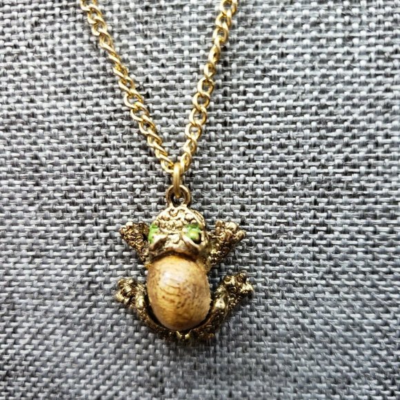Cute Frog Pendant Brown Cabachon Back Necklace - Picture 1 of 2